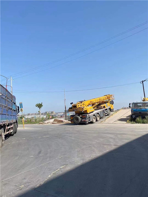 普兰店区25吨吊车的租赁价格大概是多少？