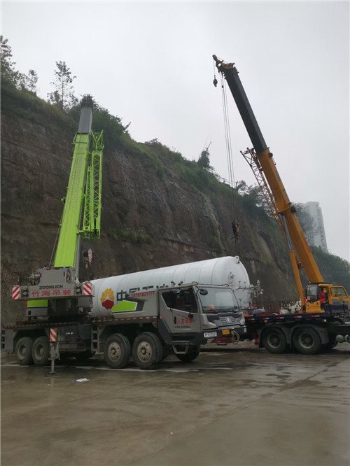 普兰店区“不怕风雨冻”—— 吊车的 “恶劣环境适应” 技术